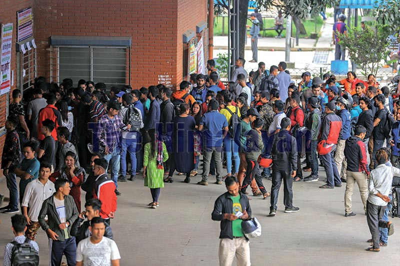 दशैं नजिकिँदै : अग्रिम बस टिकट बुकिङ अझै अनिश्चित